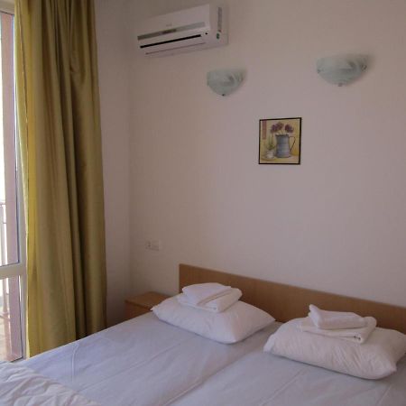 Guest Rooms Venera Primorsko Exterior foto