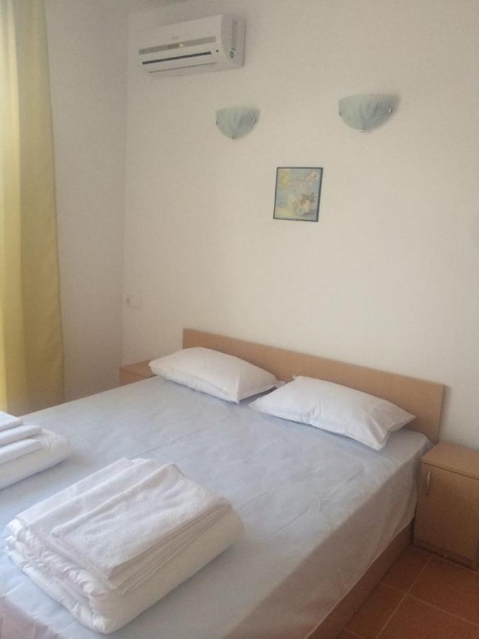 Guest Rooms Venera Primorsko Exterior foto